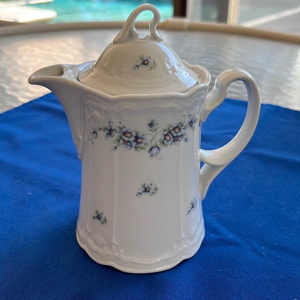 Seltmann-Weiden Single Serve Teapot JULIA Blue Margerite Flowers BavariaGermany